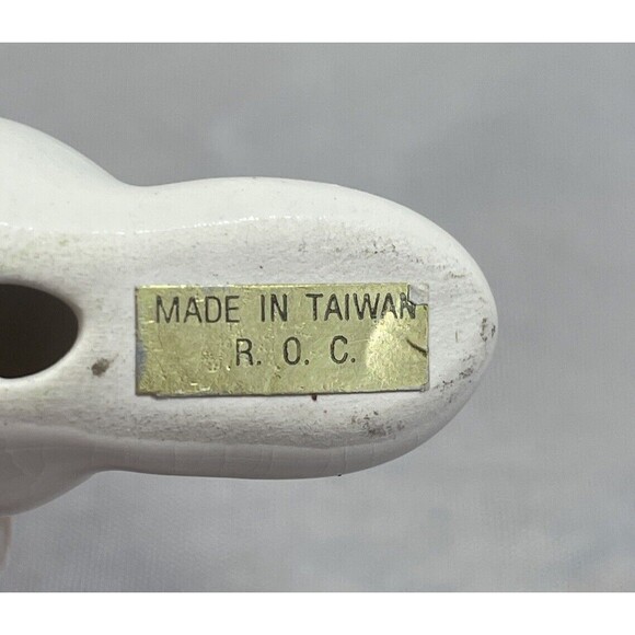 2 VINTAGE Playful CERAMIC WHITE BUNNY FIGURRINES WHITE/PINK/BOWS FROM TAIWAN 2" - Picture 10 of 11